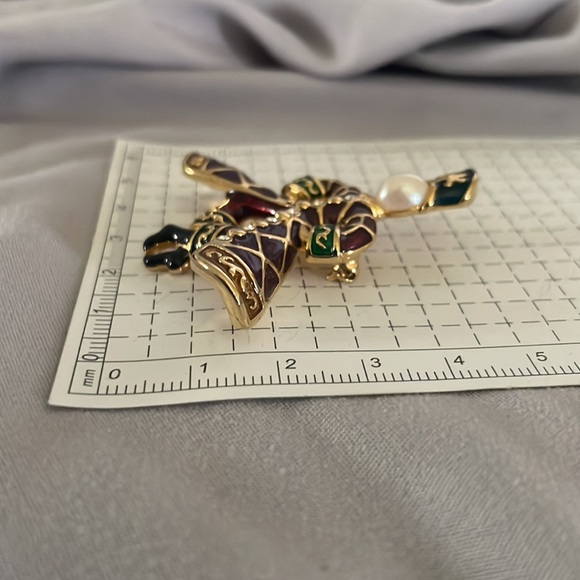 Joan Rivers Brooch - Picture 7 of 9